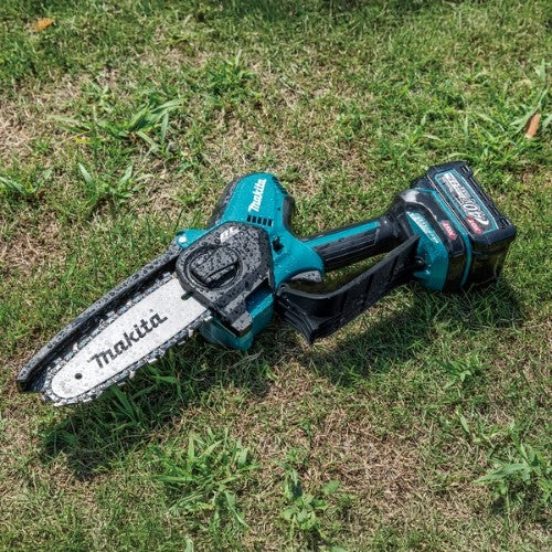 MAKITA Motosierra de Poda XGT a Batería UC029GZ