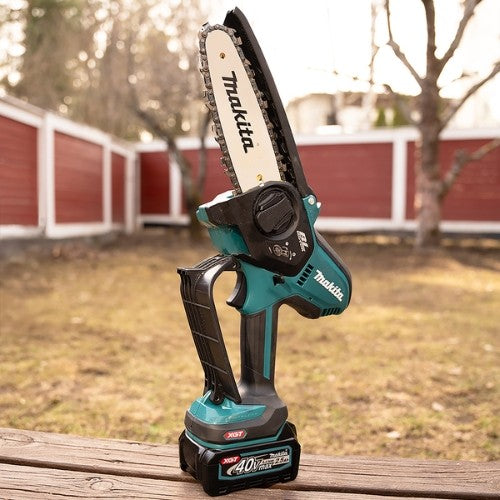 MAKITA Motosierra de Poda XGT a Batería UC029GZ