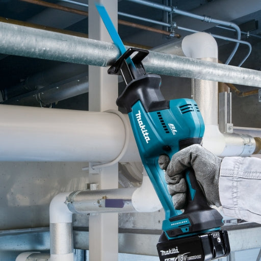 Sierra de Sable a Batería LXT 18V Makita – Motor sin Escobillas, 255 mm en Madera