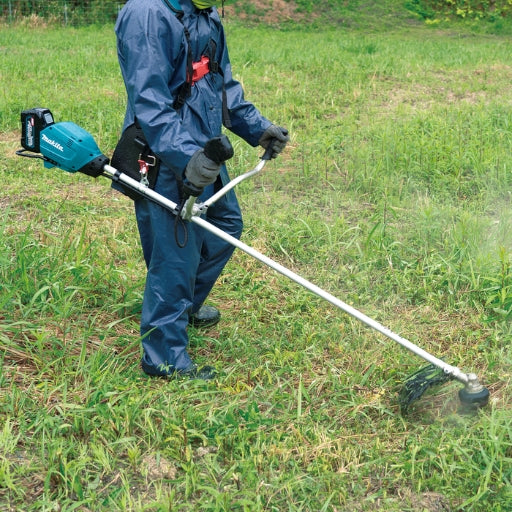 Desbrozadora de batería Makita XGT 80V máx. asa tipo U UR006GZ (sin baterías)