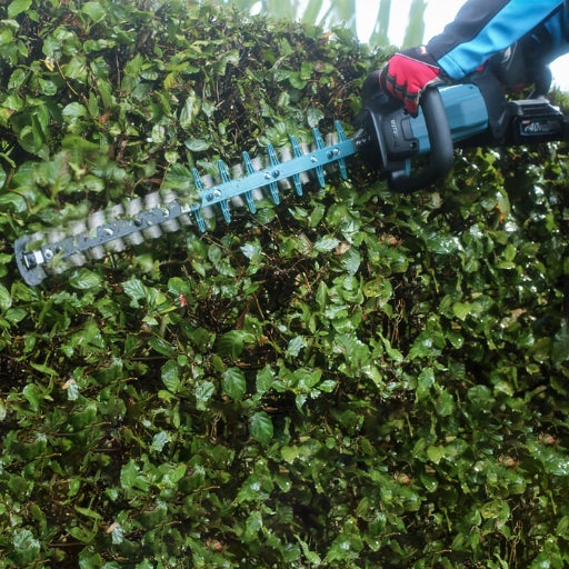 Cortasetos Makita XGT 40V máx. 75 cm brushless 3 velocidades empuñadura giratoria UH004GZ (sin batería)