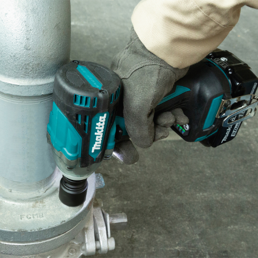 Llave de impacto Makita LXT 18V DTW301RTJ + 2 baterías 5,0 Ah + cargador + MAKPAC2